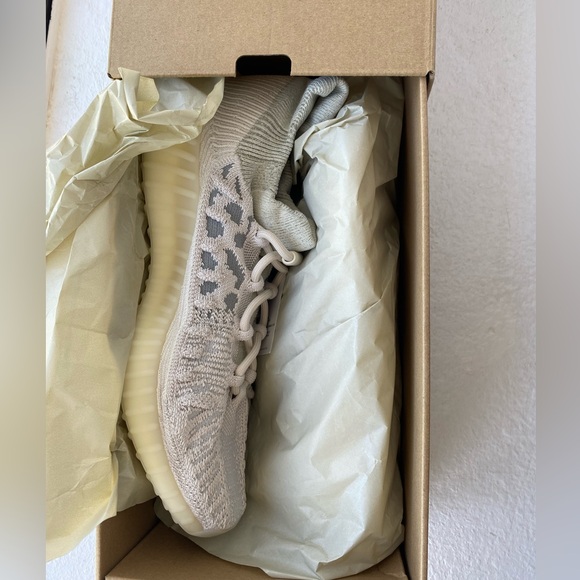NWT YZY 350 V2 CMPCT, Yeezy - Picture 7 of 7
